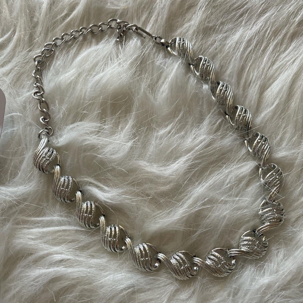 Vintage 80s Silver Shell Choker Necklace